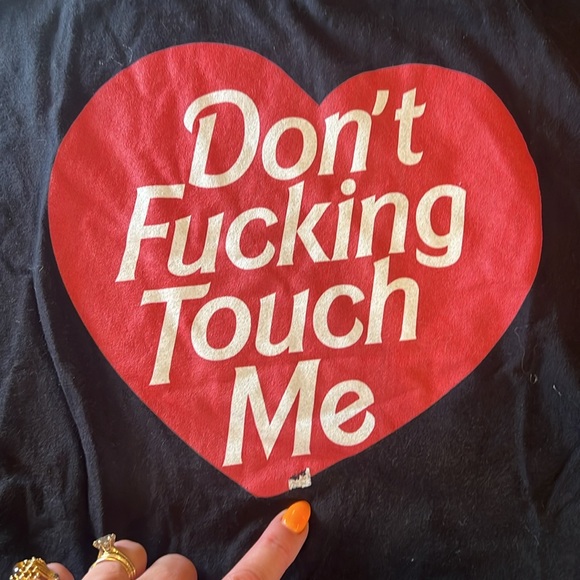 ANVIL Gildan Black Tee with Bold Red Heart Graphic - don’t fucking touch me!!!! - Picture 8 of 11